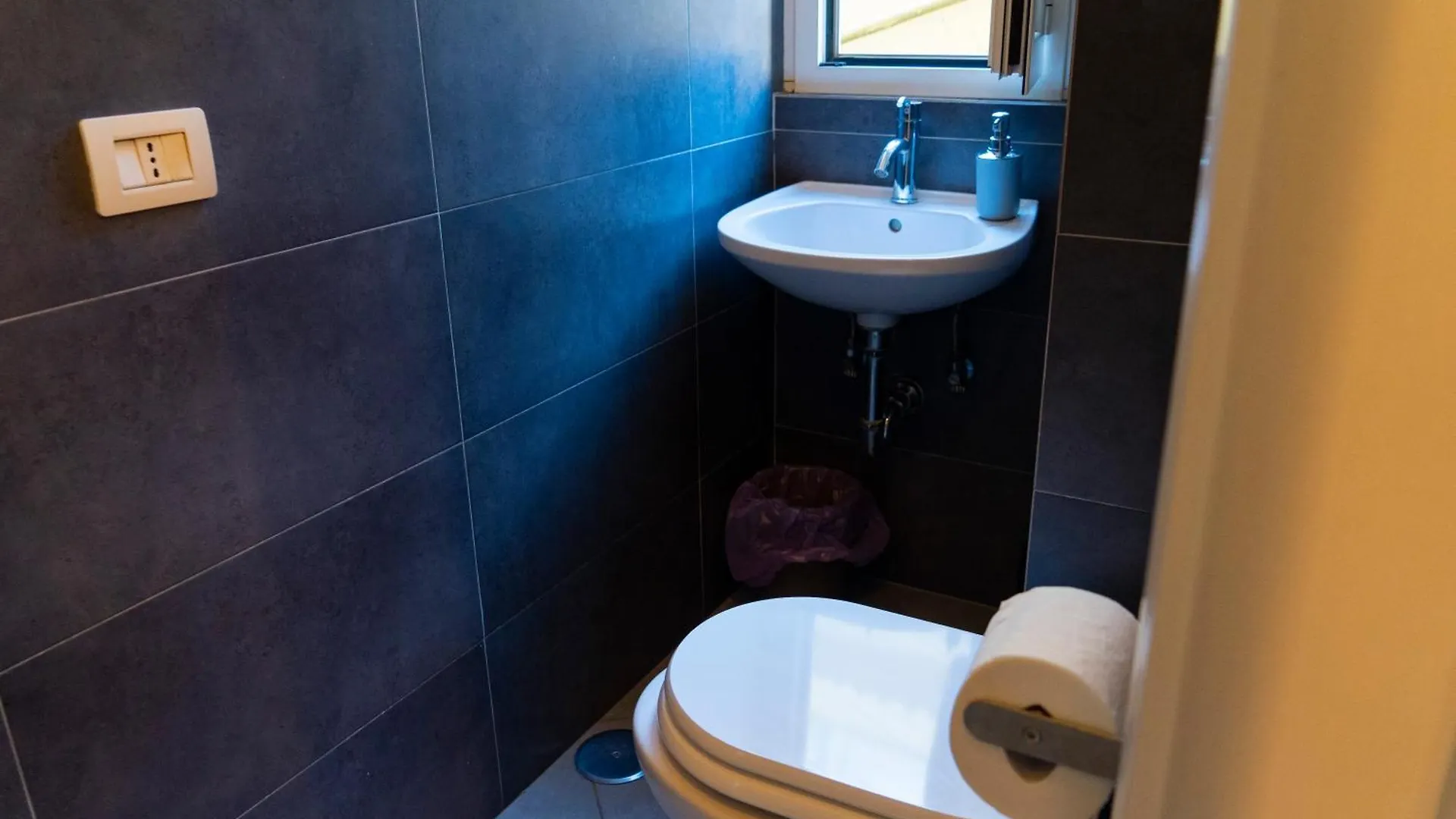 Salotto Piramide Bed & Breakfast Rome Italy