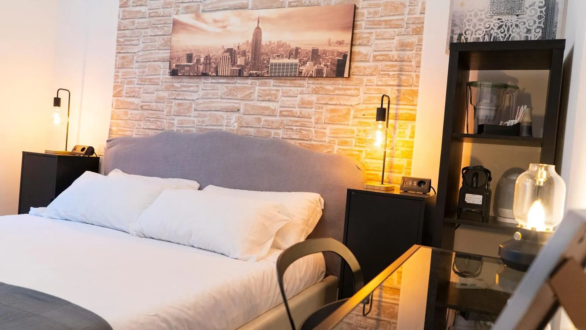 Salotto Piramide Bed & Breakfast Rome 3*,  Italy