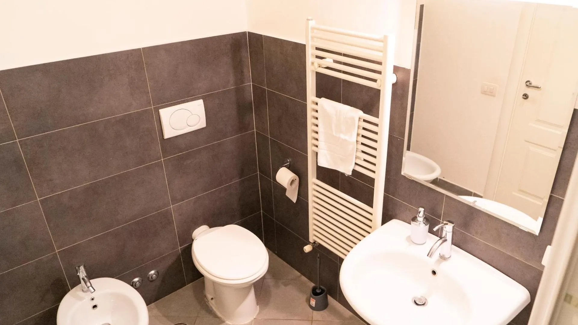 Salotto Piramide Bed and Breakfast Rom Bed & Breakfast