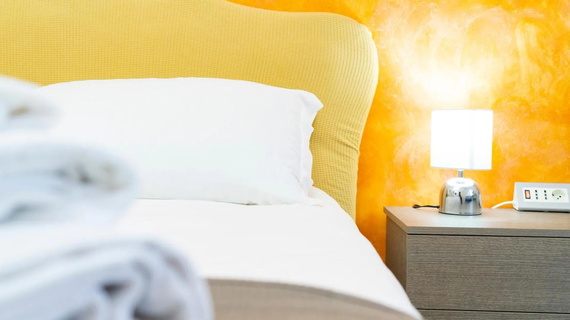 Salotto Piramide Bed & Breakfast Rome