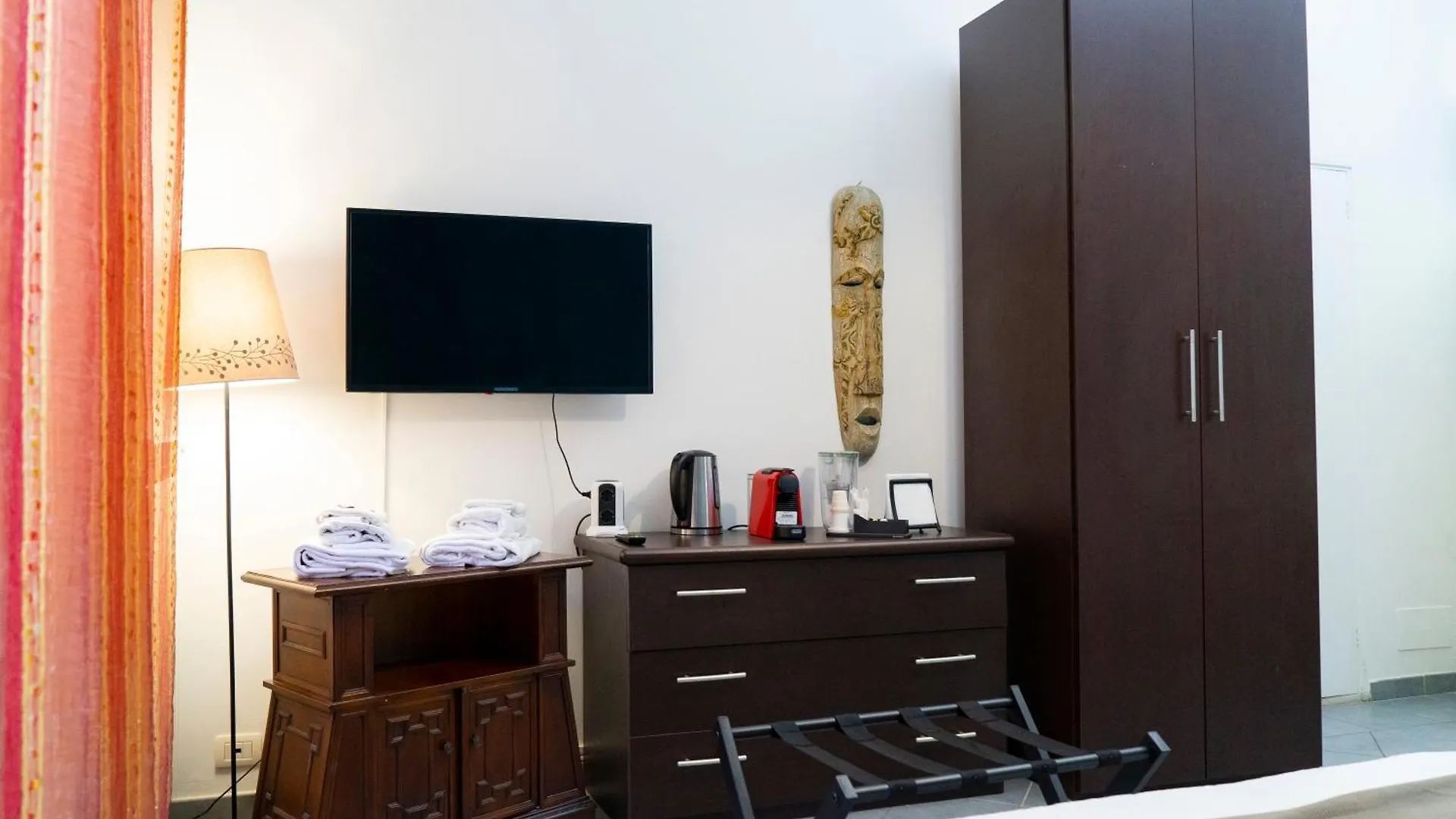*** Bed & Breakfast Salotto Piramide Bed and Breakfast Rom Italien