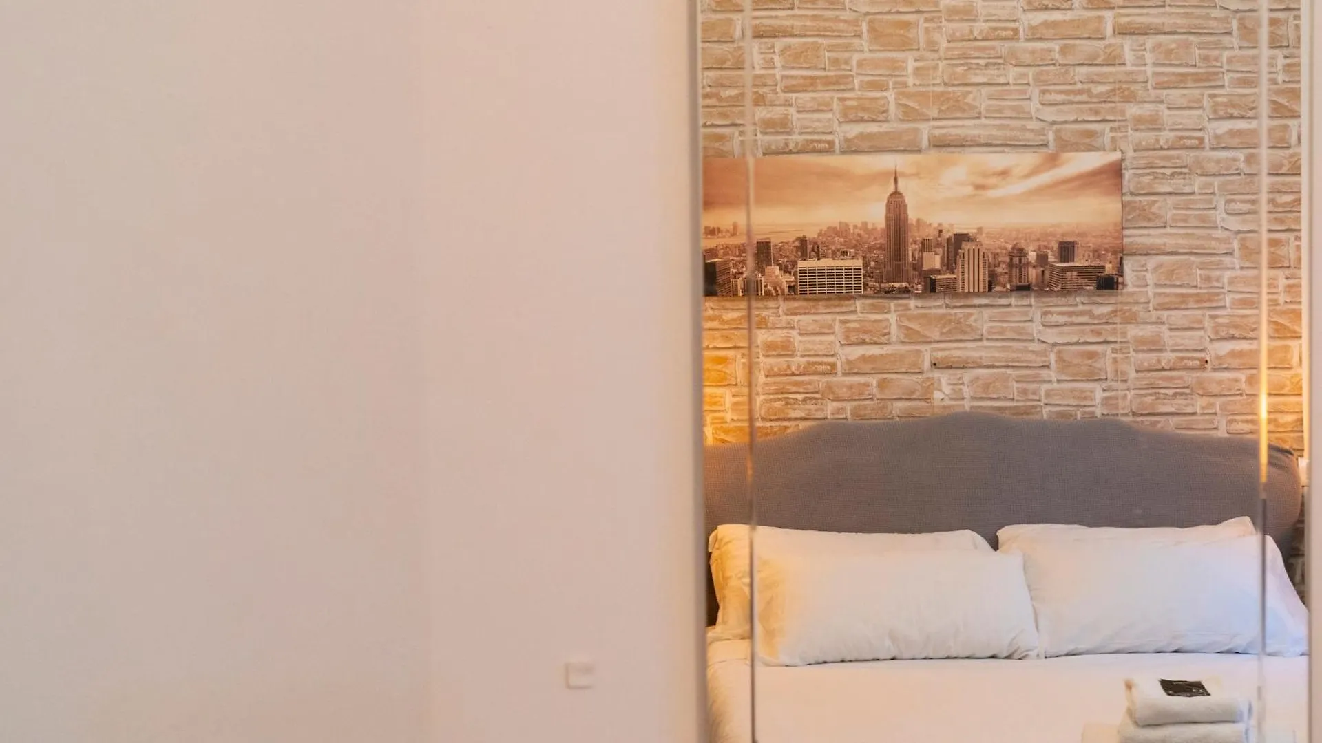 Salotto Piramide Bed & Breakfast Rome