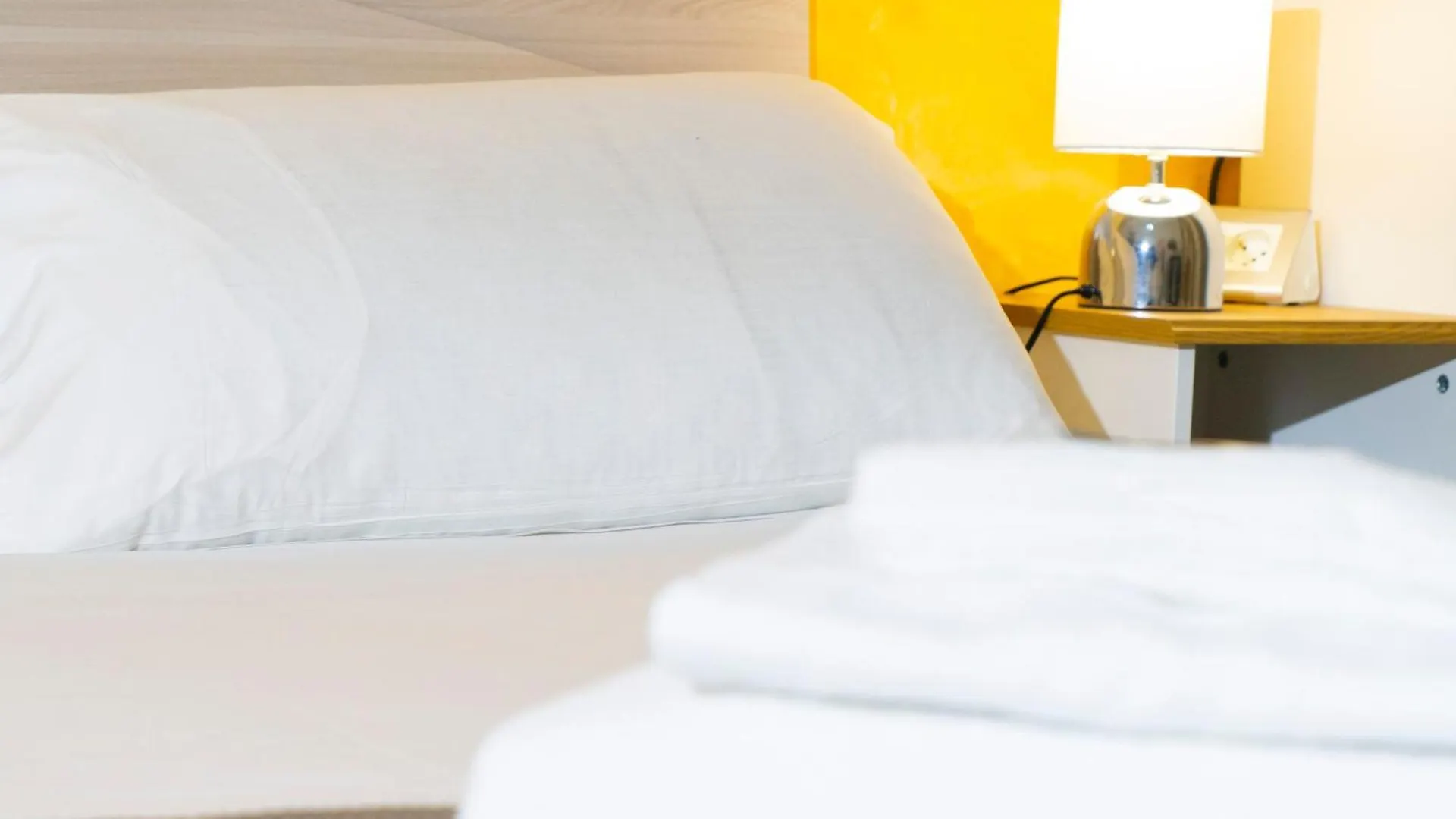 Salotto Piramide Bed & Breakfast Rome