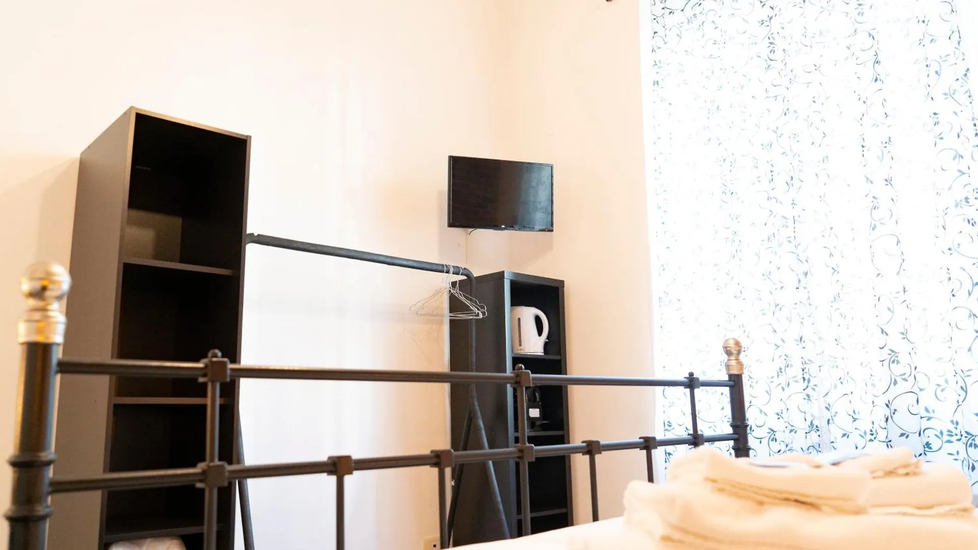 Salotto Piramide Bed and Breakfast Rom Bed & Breakfast