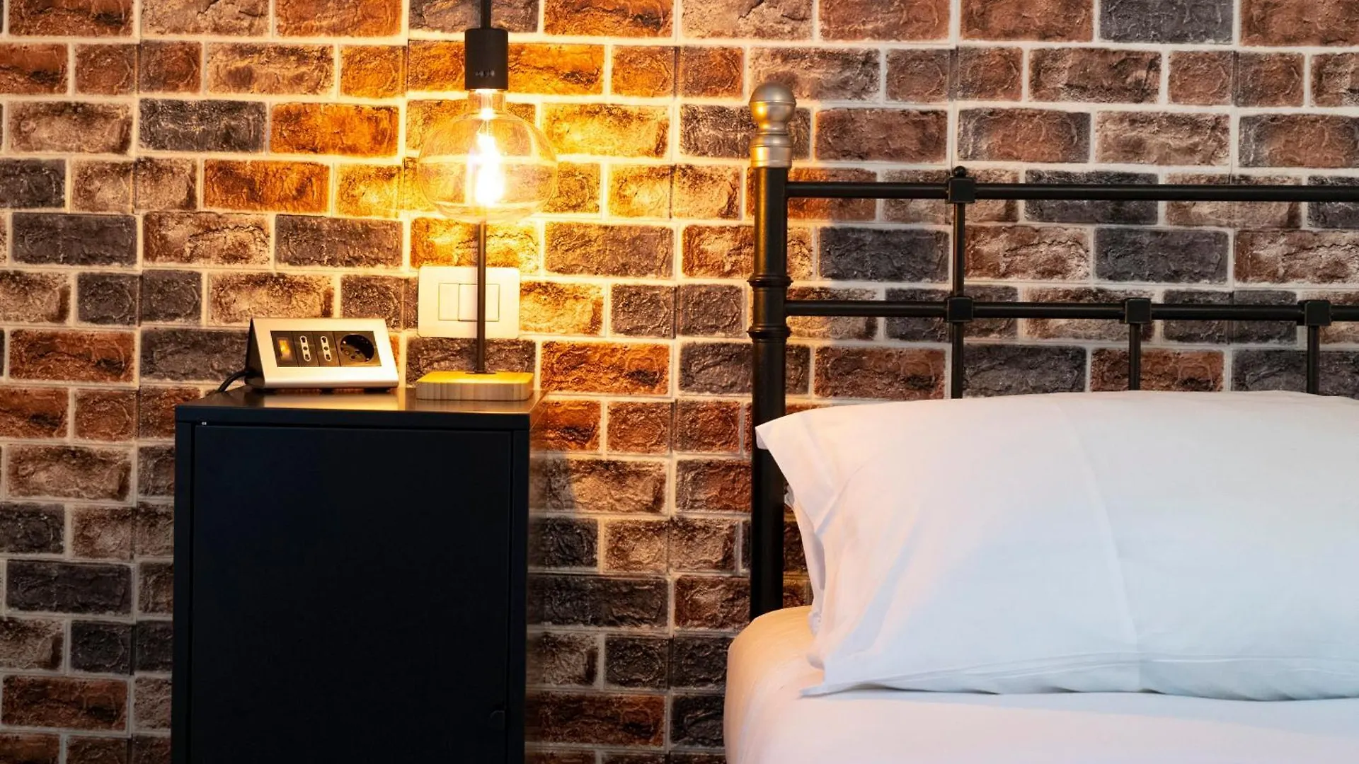 Salotto Piramide Bed & Breakfast Rome