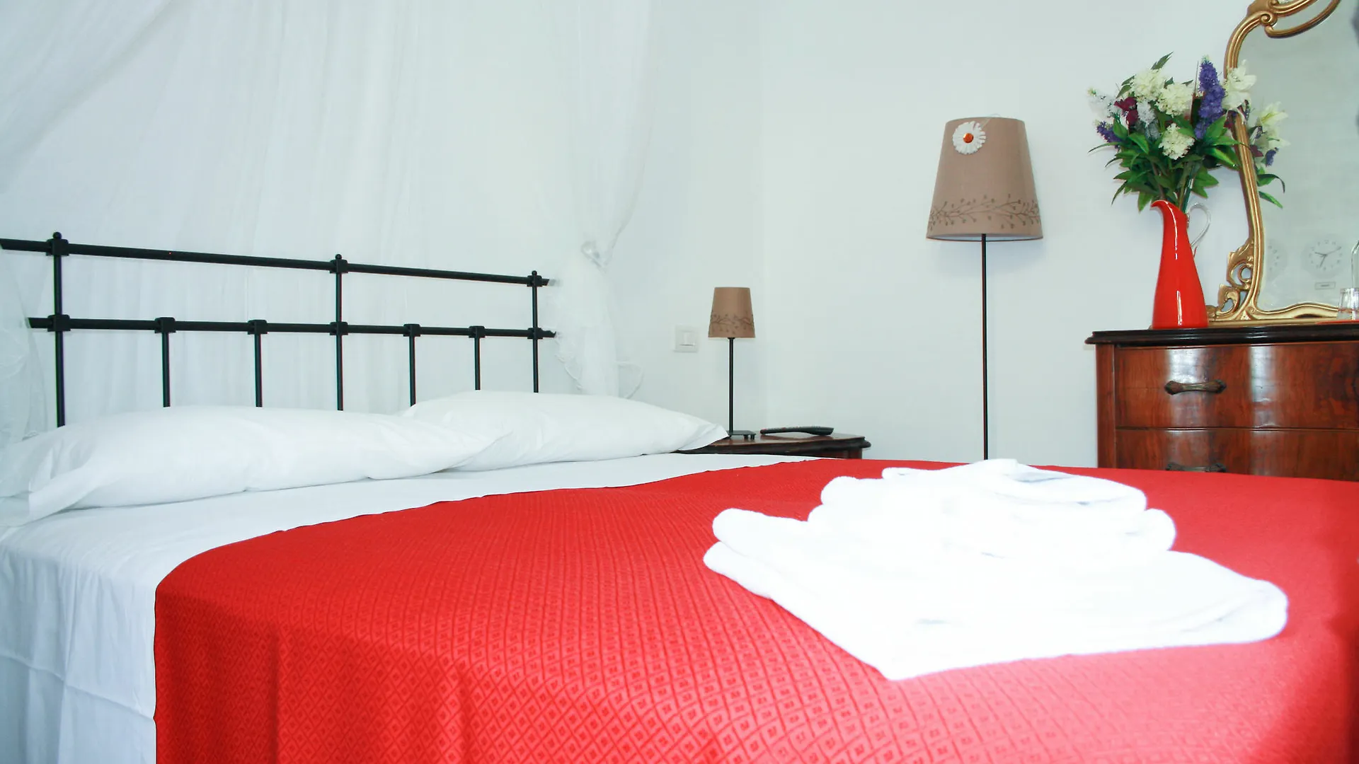 Salotto Piramide Bed and Breakfast Rom